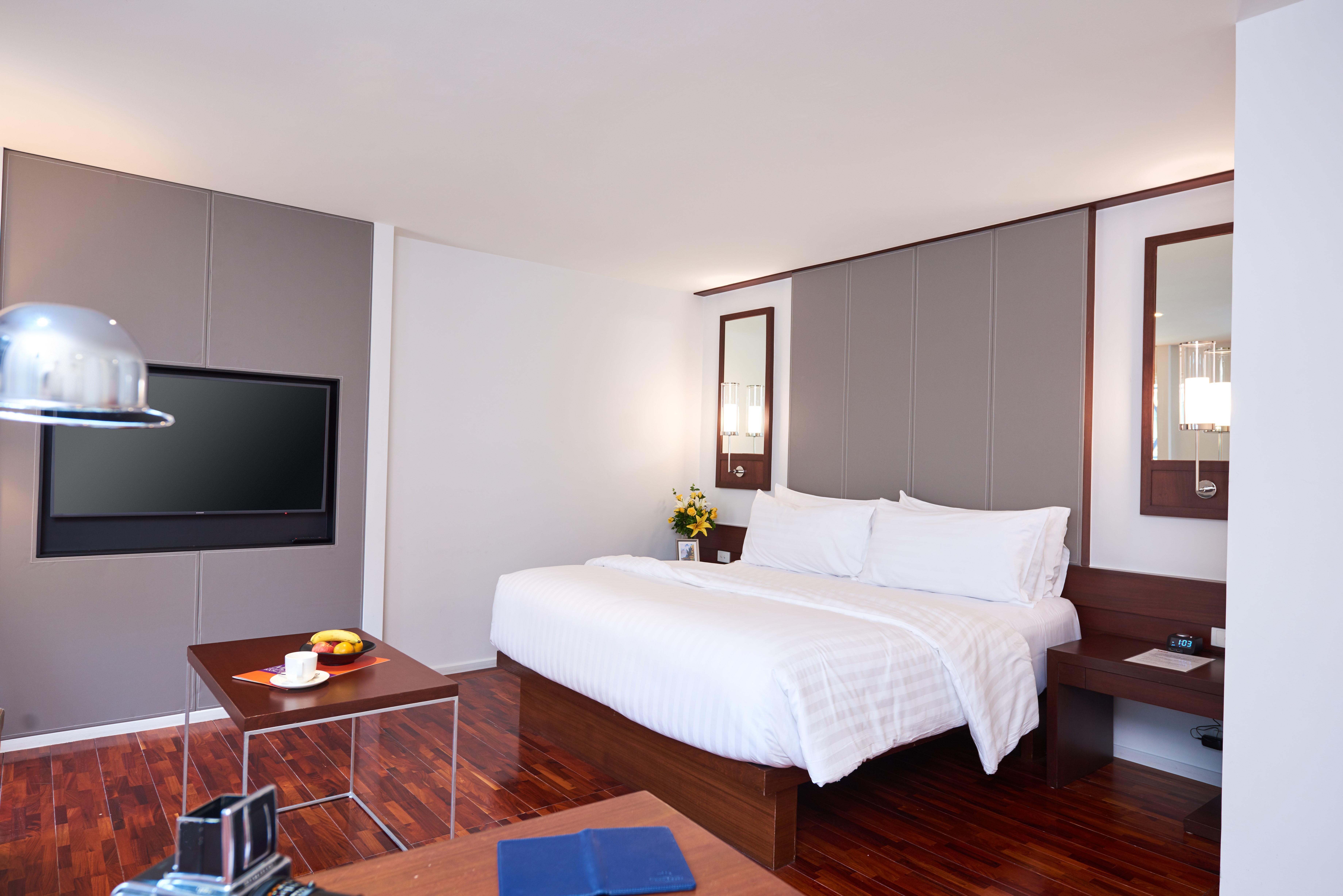 Triple Two Silom Hotell Bangkok Eksteriør bilde