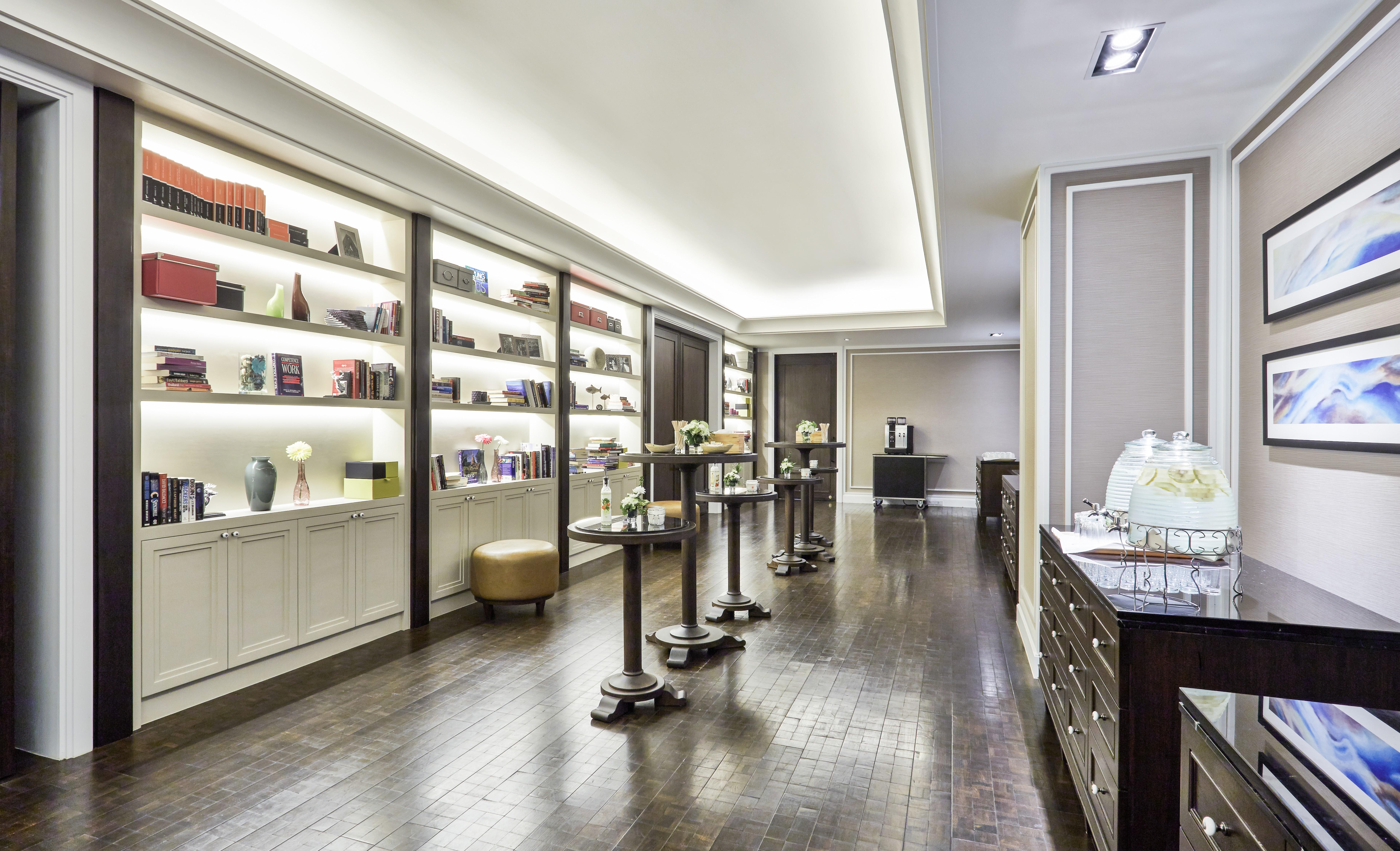 Triple Two Silom Hotell Bangkok Eksteriør bilde
