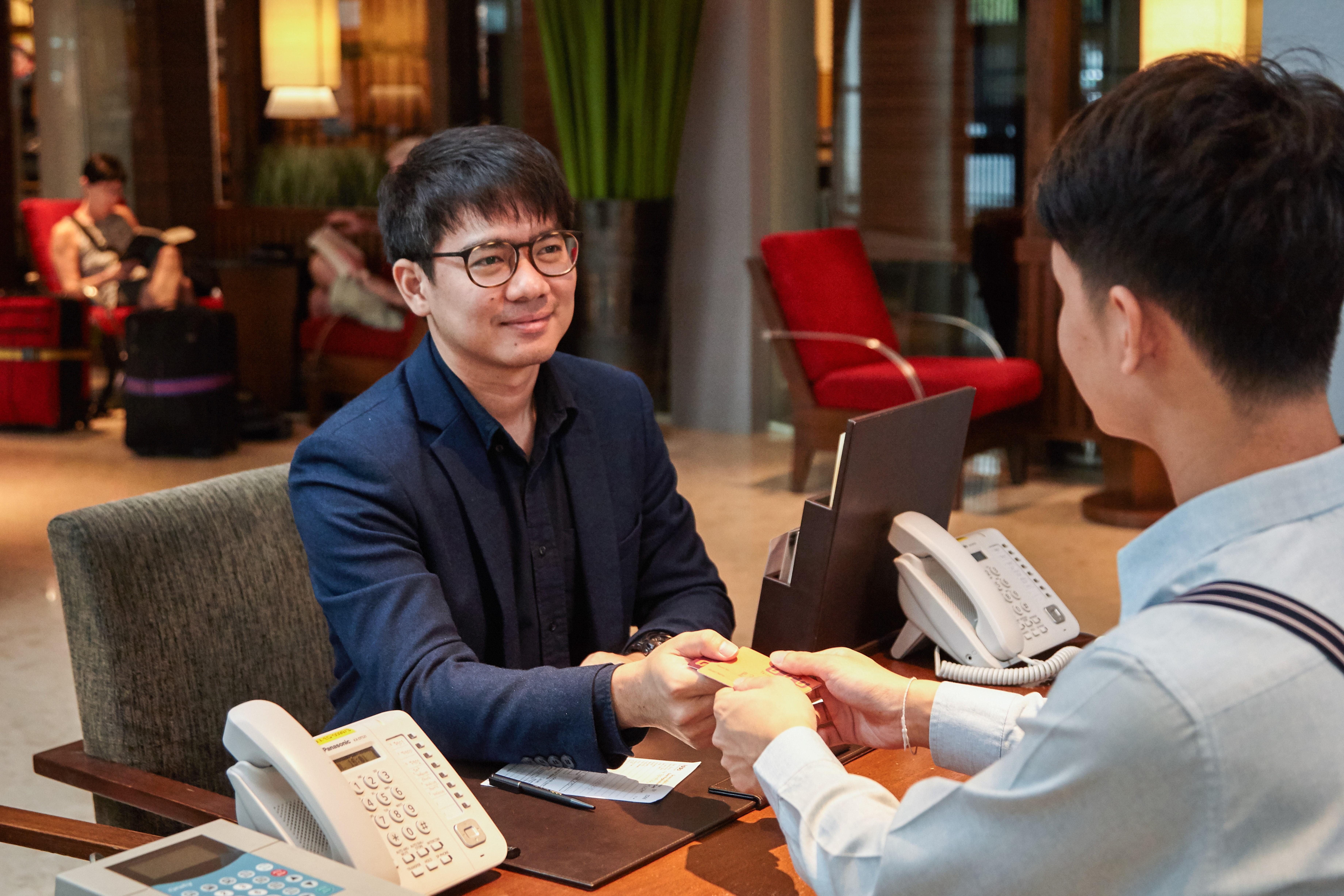 Triple Two Silom Hotell Bangkok Eksteriør bilde