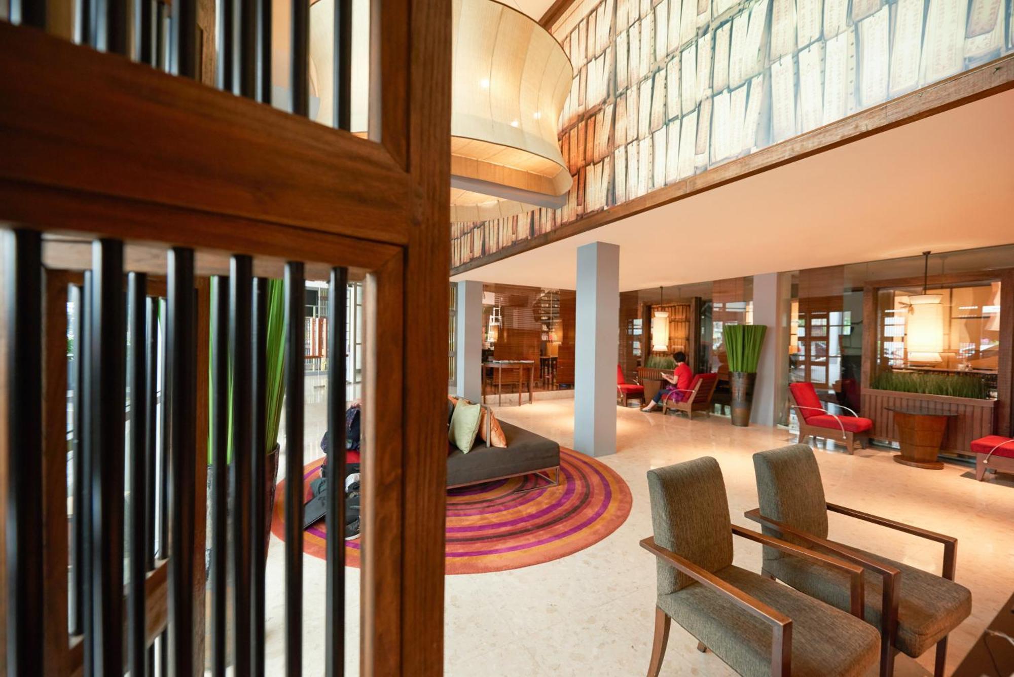 Triple Two Silom Hotell Bangkok Eksteriør bilde