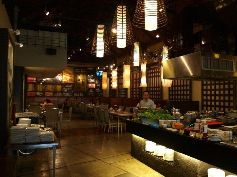 Triple Two Silom Hotell Bangkok Eksteriør bilde