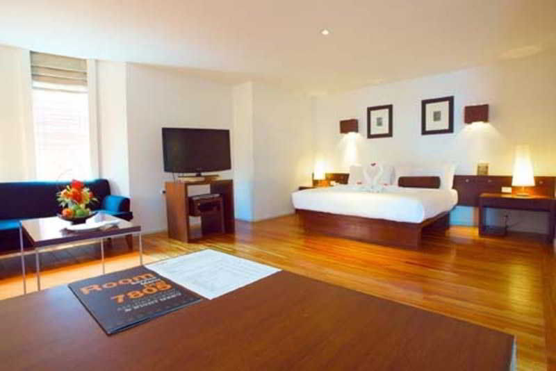 Triple Two Silom Hotell Bangkok Eksteriør bilde