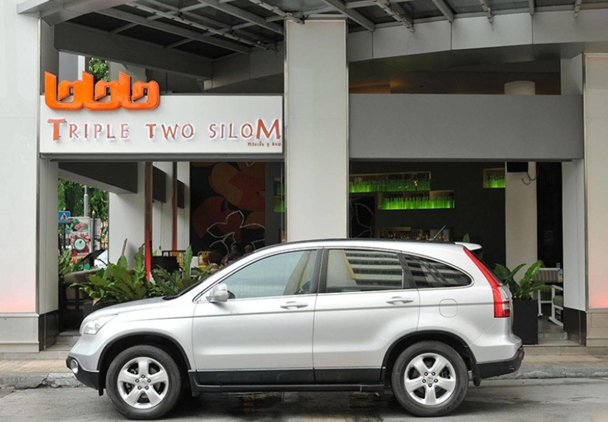 Triple Two Silom Hotell Bangkok Eksteriør bilde