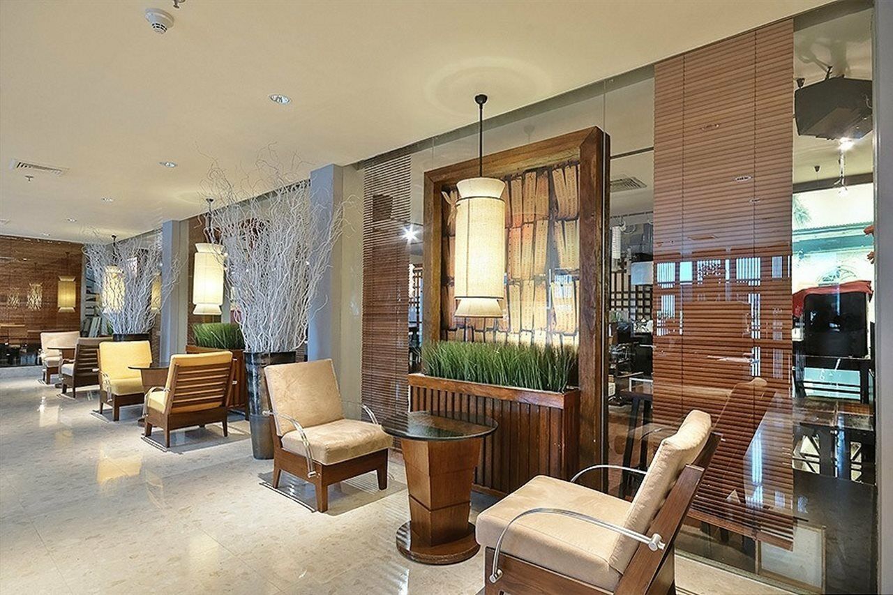 Triple Two Silom Hotell Bangkok Eksteriør bilde